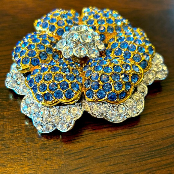 Camrose & Kross Jewelry - Vintage JBK Jackie Kennedy Camrose & Kross Two Tone Flower  Brooch